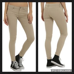 Blackheart Khaki Skinny Jeans Junior’s